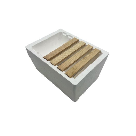 Оплодно сандъче от стиропор с дървени летви